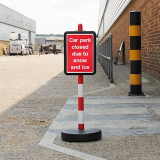 Temporary Signpost - Car Park Closed Due To Snow And Ice