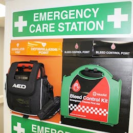 Trauma & Defibrillator Kits & Stations