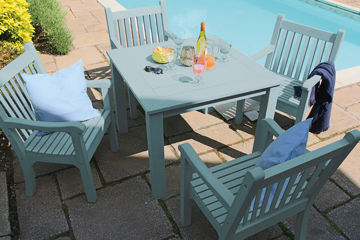 winawood garden table and chairs